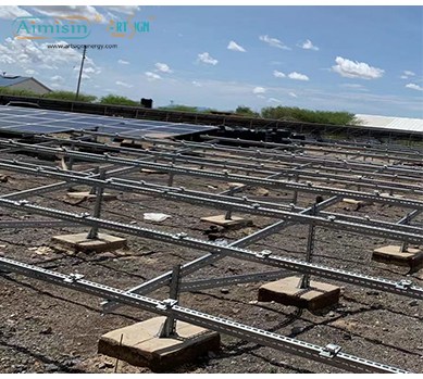 Stalen grondmontagesysteem op zonne-energie
